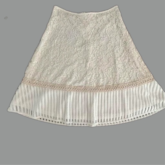 Forever 21 lace overlay lined a-line skirt size L - Picture 4 of 17